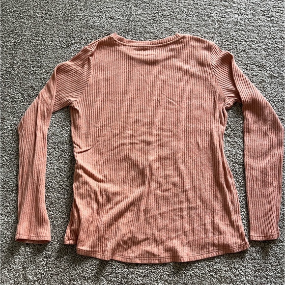 American Eagle Coral Sweater - Picture 2 of 3
